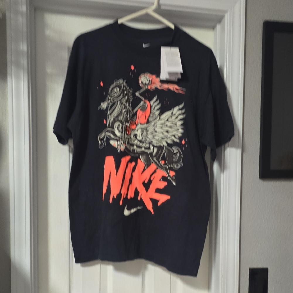 Nike Black T-Shirt with Bold Graphic
